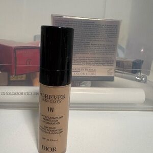 Dior Forever Skin Glow Foundation - 1N